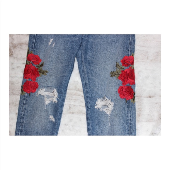 Floral Embroidered Levi’s NWT - Picture 5 of 6